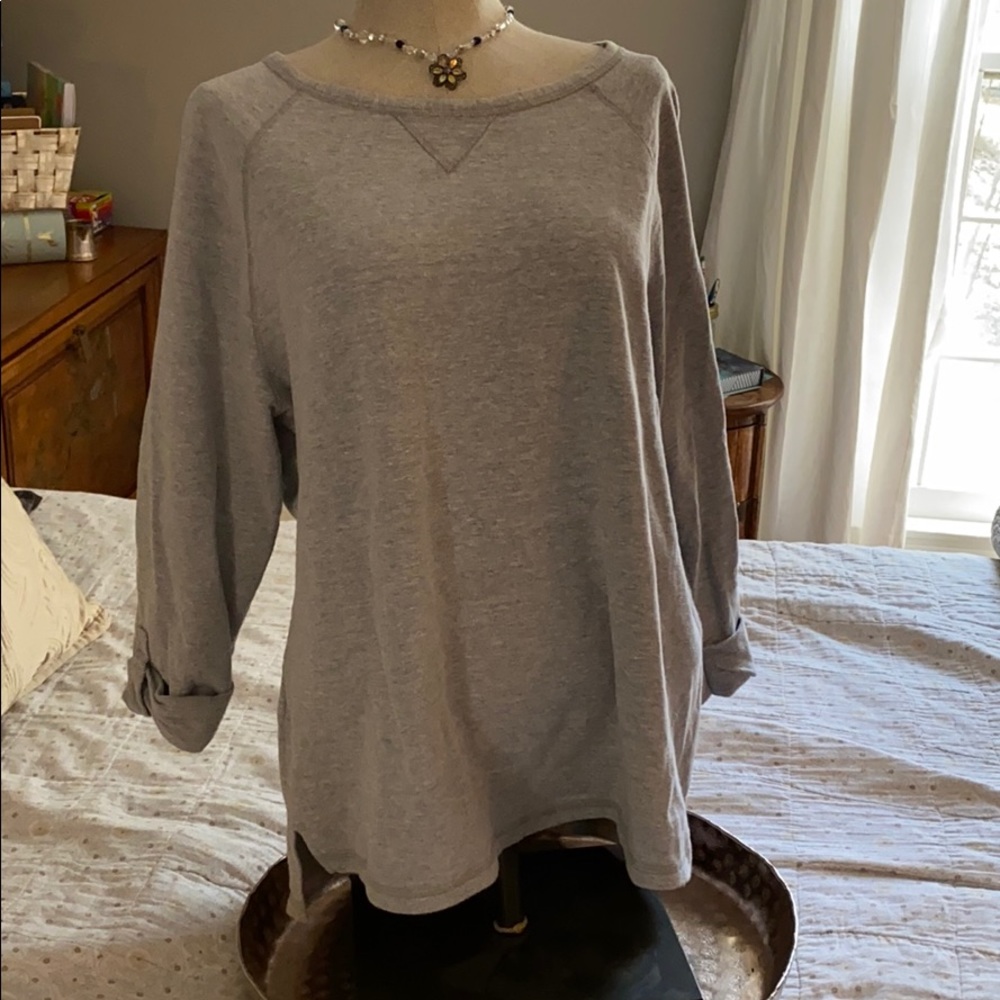 Crew neck lightweight sweatshirt